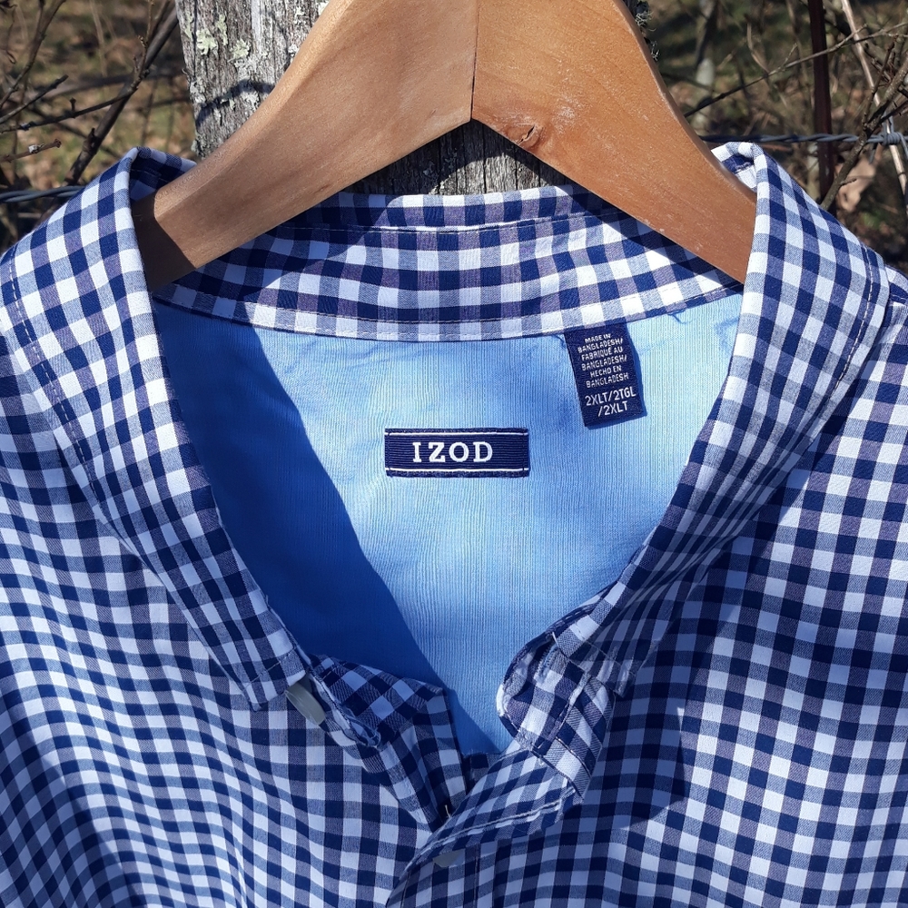 IZOD POLYESTER/COTTON SHORT SLEEVE BUTTON DOWN